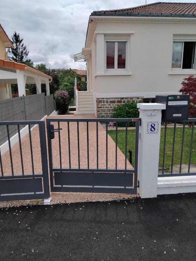 Apartamento Chez Papinette, Proche Gare Et Centre, Pdj Compris Niort Exterior foto