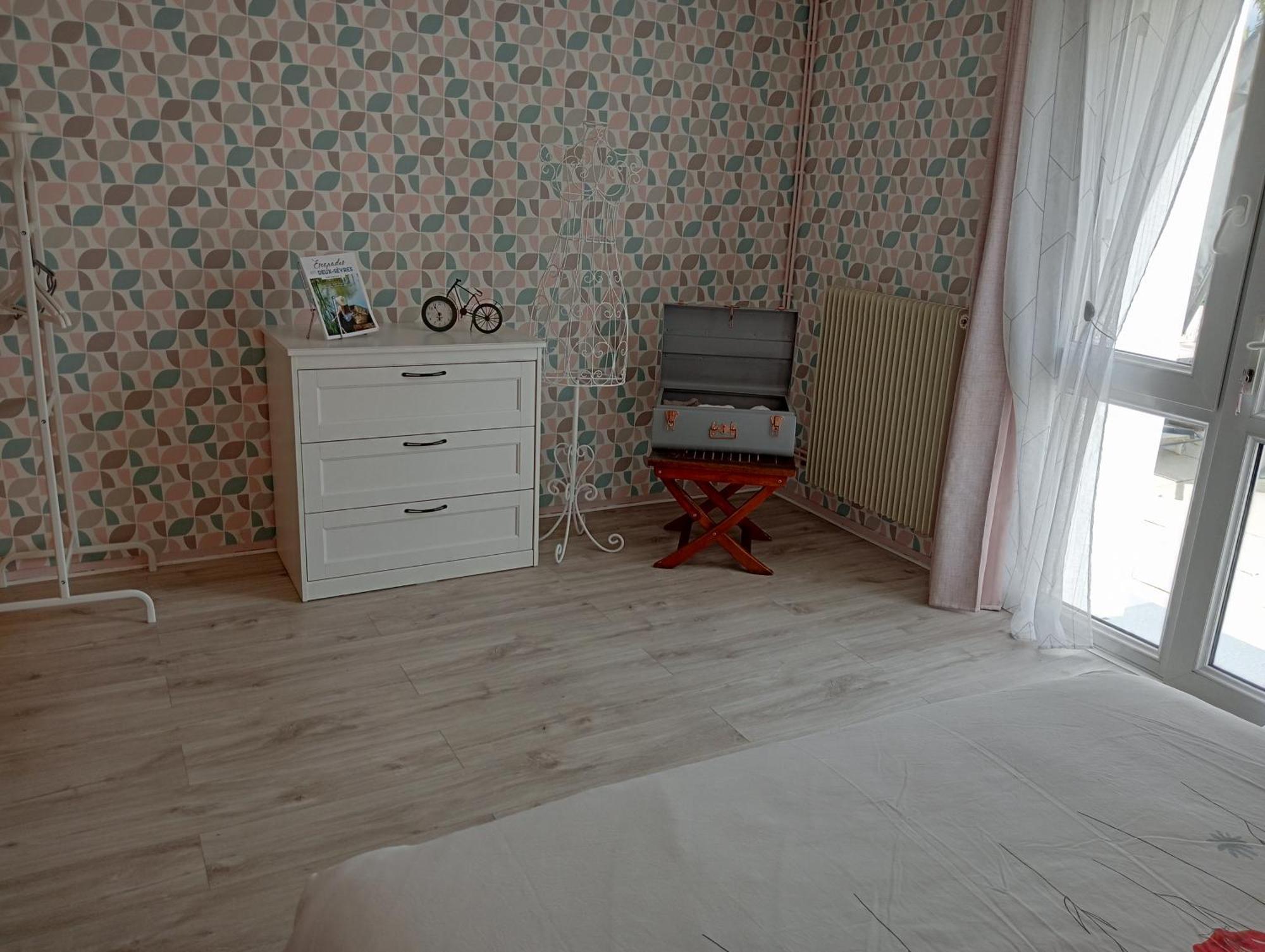 Apartamento Chez Papinette, Proche Gare Et Centre, Pdj Compris Niort Exterior foto